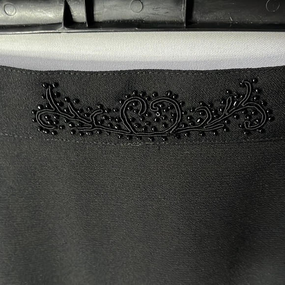 Maxi Skirt Black Beaded waist lined - Picture 3 of 12